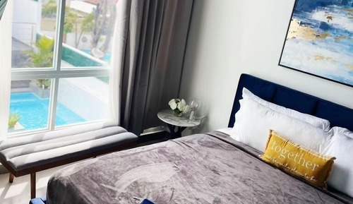 King Suite, Balcony