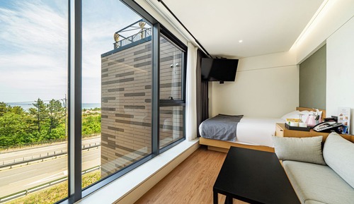 Standard Room B Type (Floor assignment in sequence - 2nd floor has no view)