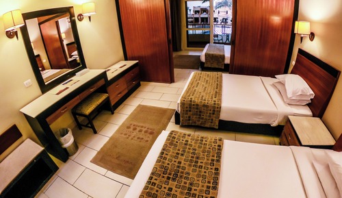 Habitación familiar, balcón