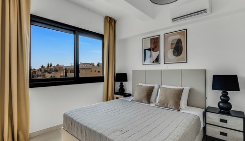 Estudio, varias habitaciones, balcón, vistas a la ciudad