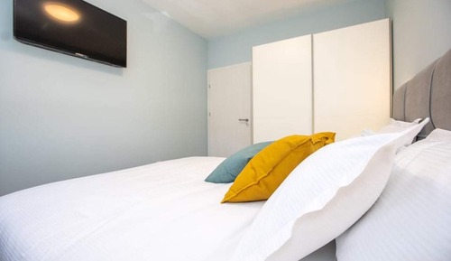 Apartamento Deluxe, 3 habitaciones, acceso a la piscina, vistas al patio