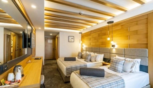 Habitación triple Confort, vistas a la montaña