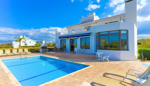 Villa, fumadores