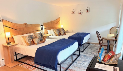 Habitación Signature, 2 camas de matrimonio (Riverside Suite 203)