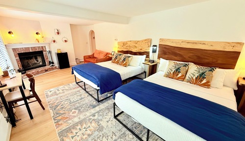 Habitación de lujo, 2 camas de matrimonio, balcón (Riverside Suite 304)