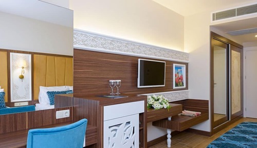Habitación triple estándar, 1 habitación, vistas a la ciudad, frente a la playa