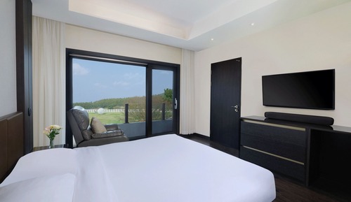 (Main) Green Valley - Deluxe Double Room
