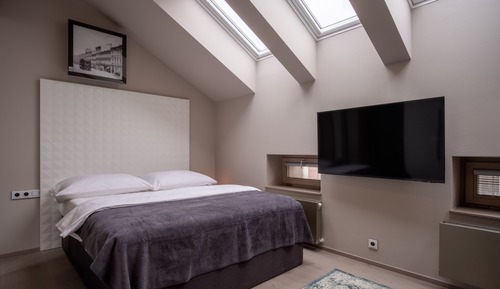 Estudio City (No 503-506)