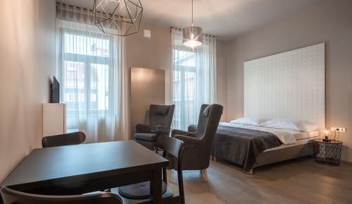 Estudio Grand, balcón (eg X02)