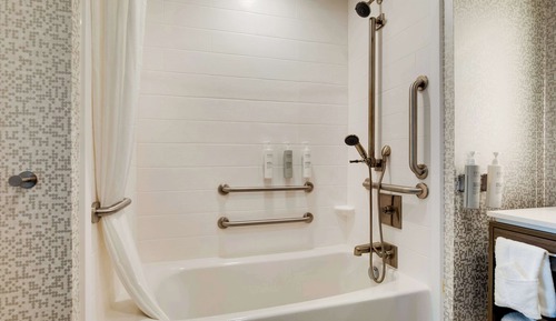 Suite estudio, 1 cama de matrimonio grande, accesible para personas con discapacidad, bañera