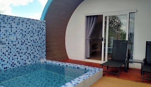 Suite junior (Tube Junior Suite (pool))