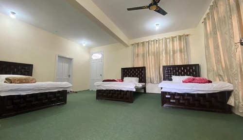 Habitación estándar con 1 cama doble o 2 individuales