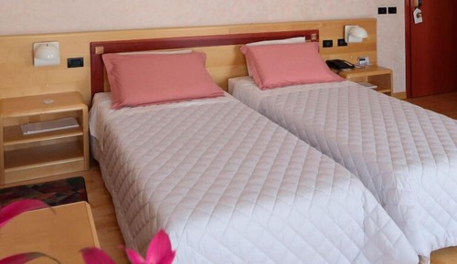 Habitación estándar con 2 camas individuales