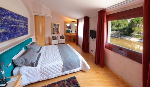 Suite, 1 cama de matrimonio grande, vistas al río