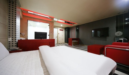 Room (Luxury room (early check-in at 15:00))