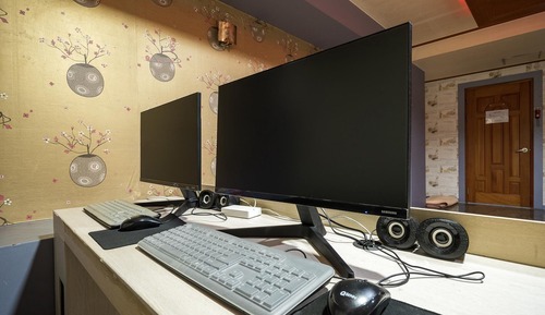 Room (VIP TWIN-2PC Gaming Room/Air Purifier)