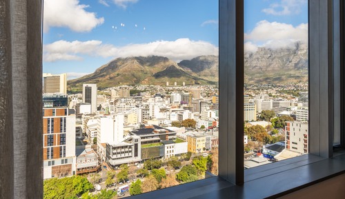Ático presidencial, 2 habitaciones, cocina, vistas a la montaña