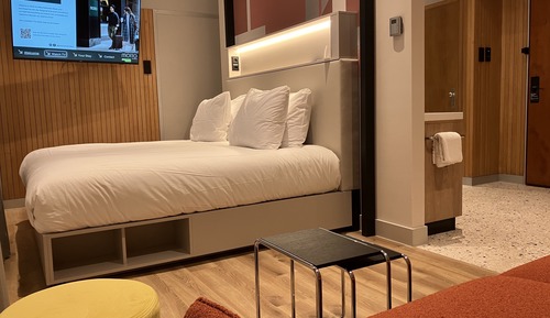 Habitación, 1 cama de matrimonio grande con sofá cama