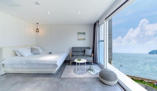 Room (Room 202 (Private BBQ Ocean View))