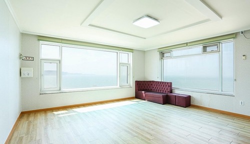 Room (Royal A-301)