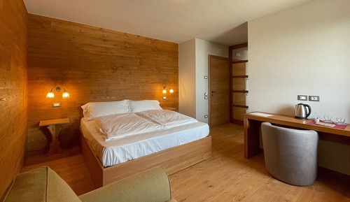 Habitación Deluxe doble, 1 cama de matrimonio con sofá cama, vistas al valle