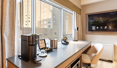 Habitación Deluxe, 1 cama de matrimonio grande, vistas a la ciudad