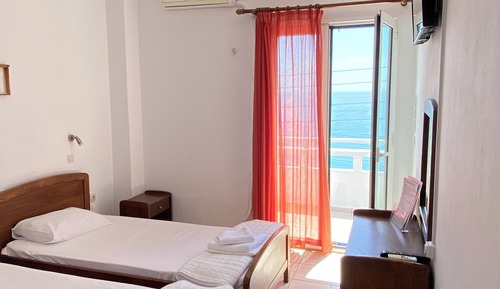 Habitación con 1 cama doble o 2 individuales, balcón, vistas al mar