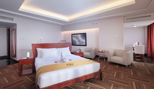 Suite, 1 cama de matrimonio grande (Armani)