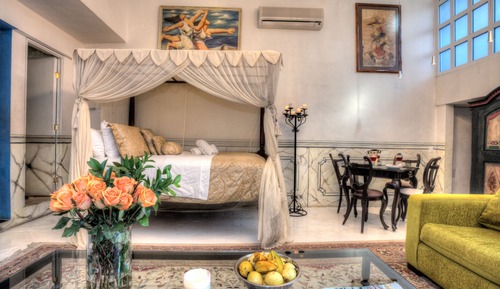 Carlotta Suite