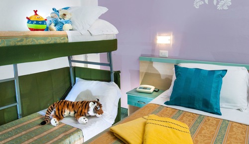 Habitación cuádruple, balcón