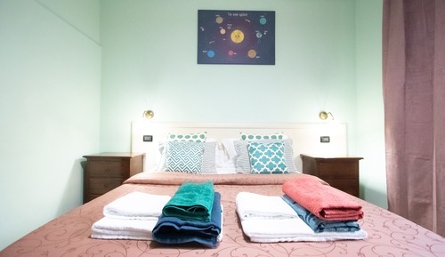 Habitación de diseño con 1 cama doble o 2 individuales, balcón