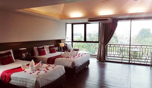 Deluxe Family Triple Room