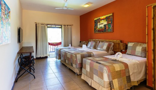 Suite superior, vistas a la piscina