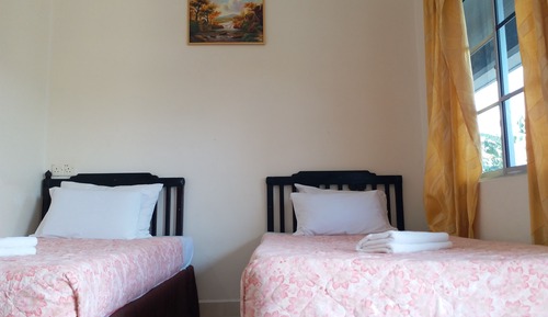Habitación con 2 camas individuales