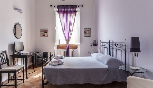 Habitación con 1 cama doble o 2 individuales, baño privado (esterno)
