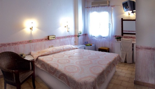 Habitación con 1 cama doble o 2 individuales