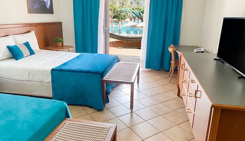 Habitación superior con 1 cama doble o 2 individuales