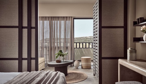Evergreen One Bedroom Suite with Balcony