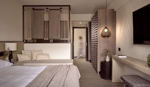 Evergreen Deluxe Room with Balcony