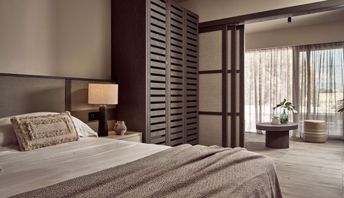 Evergreen One Bedroom Suite with Pool