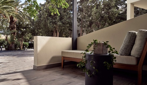 Aterre Retreat Room with Terrace