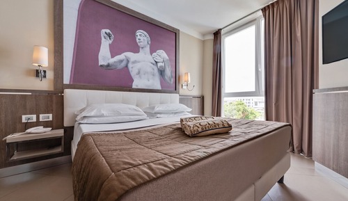 Habitación estándar con 1 cama doble o 2 individuales