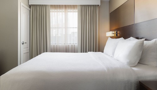 Suite, 1 cama doble, no fumadores (Mobility/Hearing Access, Roll-in Shwr)