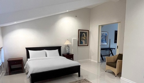 Suite familiar, 3 habitaciones, balcón, vistas a la piscina