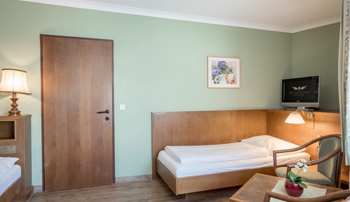 Apartamento, 2 habitaciones, balcón, en esquina