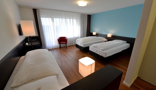 Habitación triple familiar, 3 habitaciones, balcón