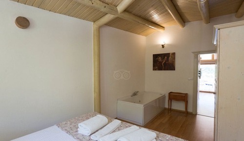 Honeymoon Room with Balcony and Forest View