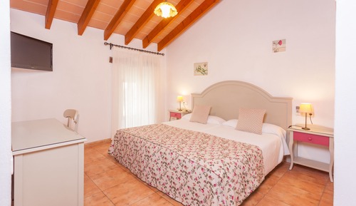 Habitación estándar con 1 cama doble o 2 individuales