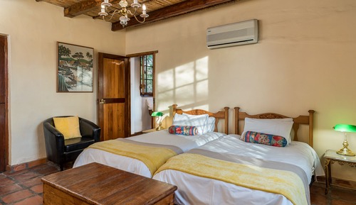 Habitación de lujo con 2 camas individuales