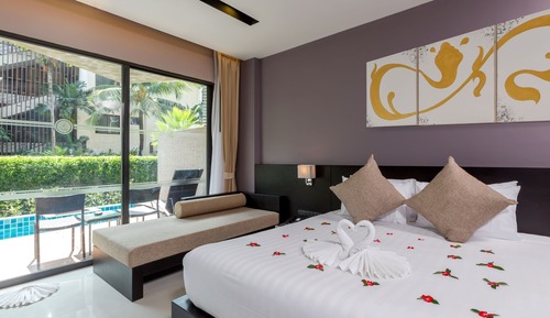 Habitación Deluxe, acceso a la piscina